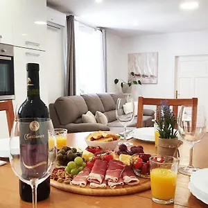 renovated-19th-century-holiday-house-with-a-romantic.primorje-gorskikotar.com/