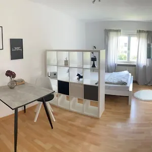 Charmante 1 Zimmerwohnung Mit Stellplatz Apartment